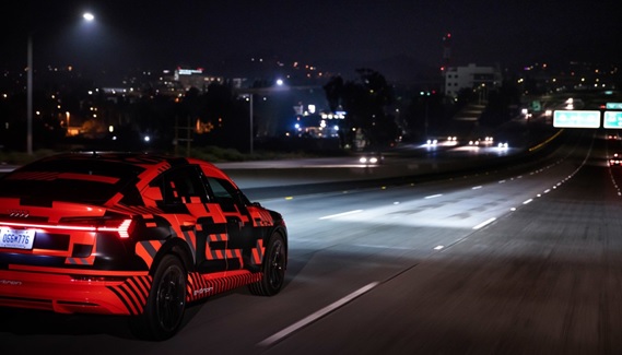 Audi giới thiệu đèn pha LED ma trận, chỉ chiếu sáng trong làn đường đang chạy 2