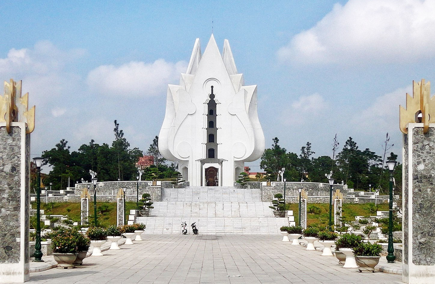  Đài tưởng niệm các Anh hùng liệt sĩ Bắc Ninh, một hình tượng kiến trúc độc đáo