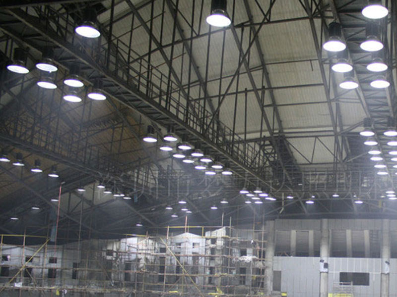 Dùng đèn led nhà xưởng 80W làm nên sự thành công cho doanh nghiệp